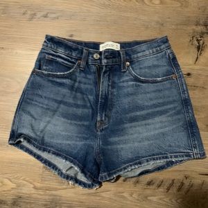 Woman’s Curve Love High Rise Mom Shorts